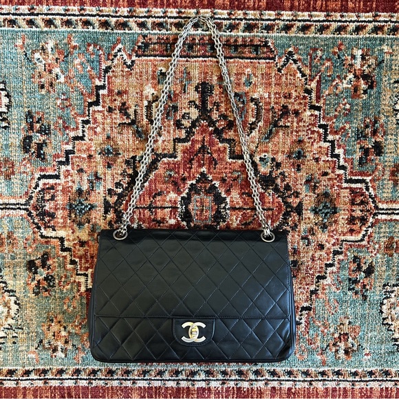 SOLD**Chanel Vintage Bijoux Chain Medium Double Flap Bag - Picture 8 of 15